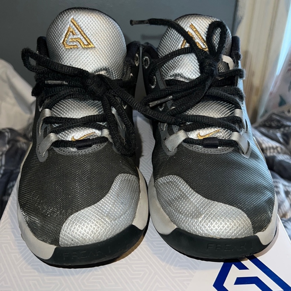 Kids Nike Zoom Freak 1 GS 'Smoke Grey' Sneakers - Size 4